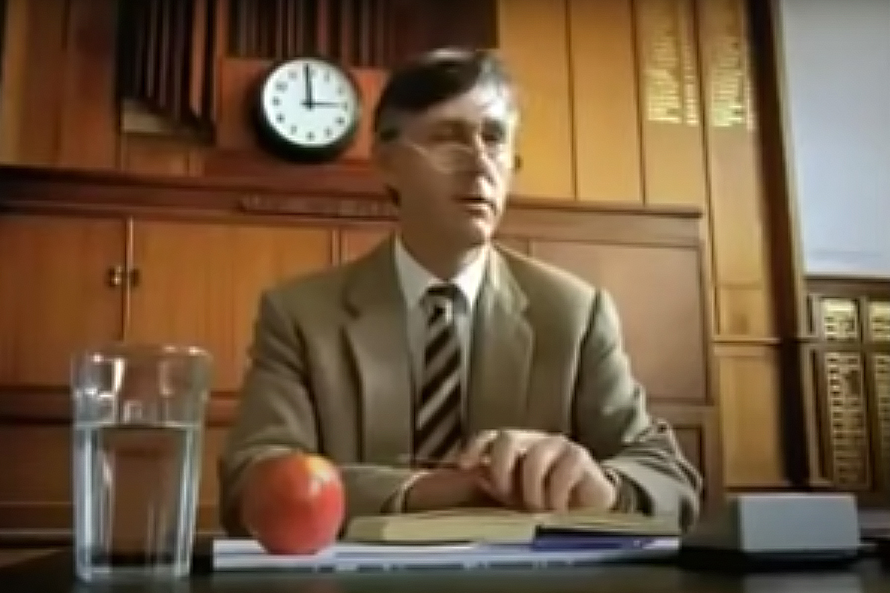 professor numa sala de aula