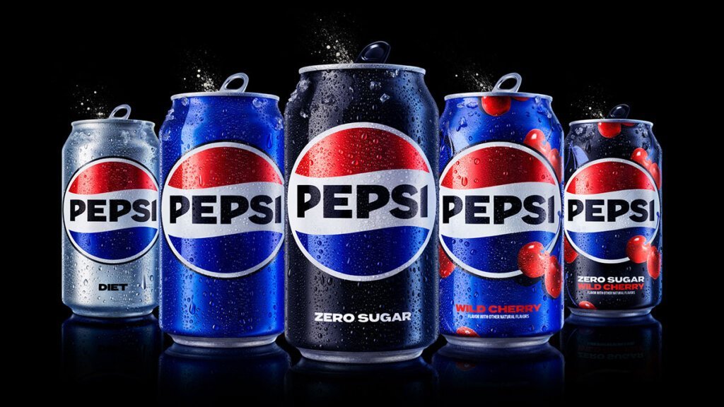 latas com a nova imagem da Pepsi