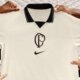 Camisa 'Origens', vencedora do concurso #MantoDoCorinthians, disponível para compra em pré-venda nas lojas Nike e Centauro.