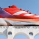 Adidas coloca tênis de corrida sobre os Arcos da Lapa em ação promocional para a Maratona do Rio