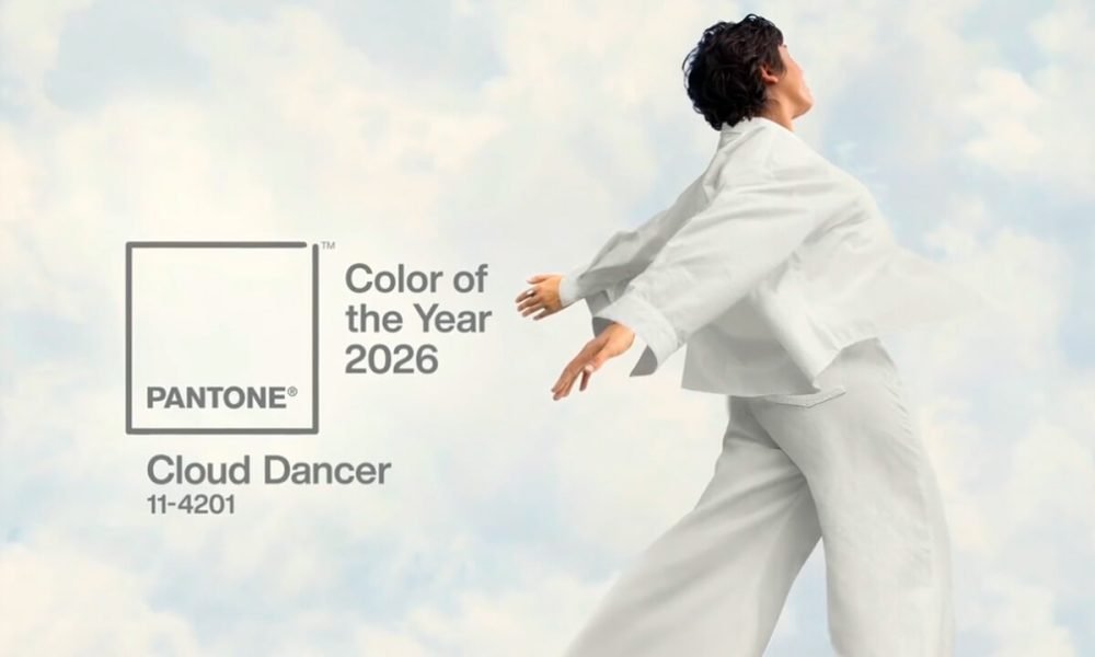 Nova cor Pantone 2026 Cloud Dancer aplicada no design