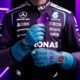 Nubank e Mercedes-AMG PETRONAS F1 Team lado a lado anunciando parceria global na Fórmula 1 em 2026