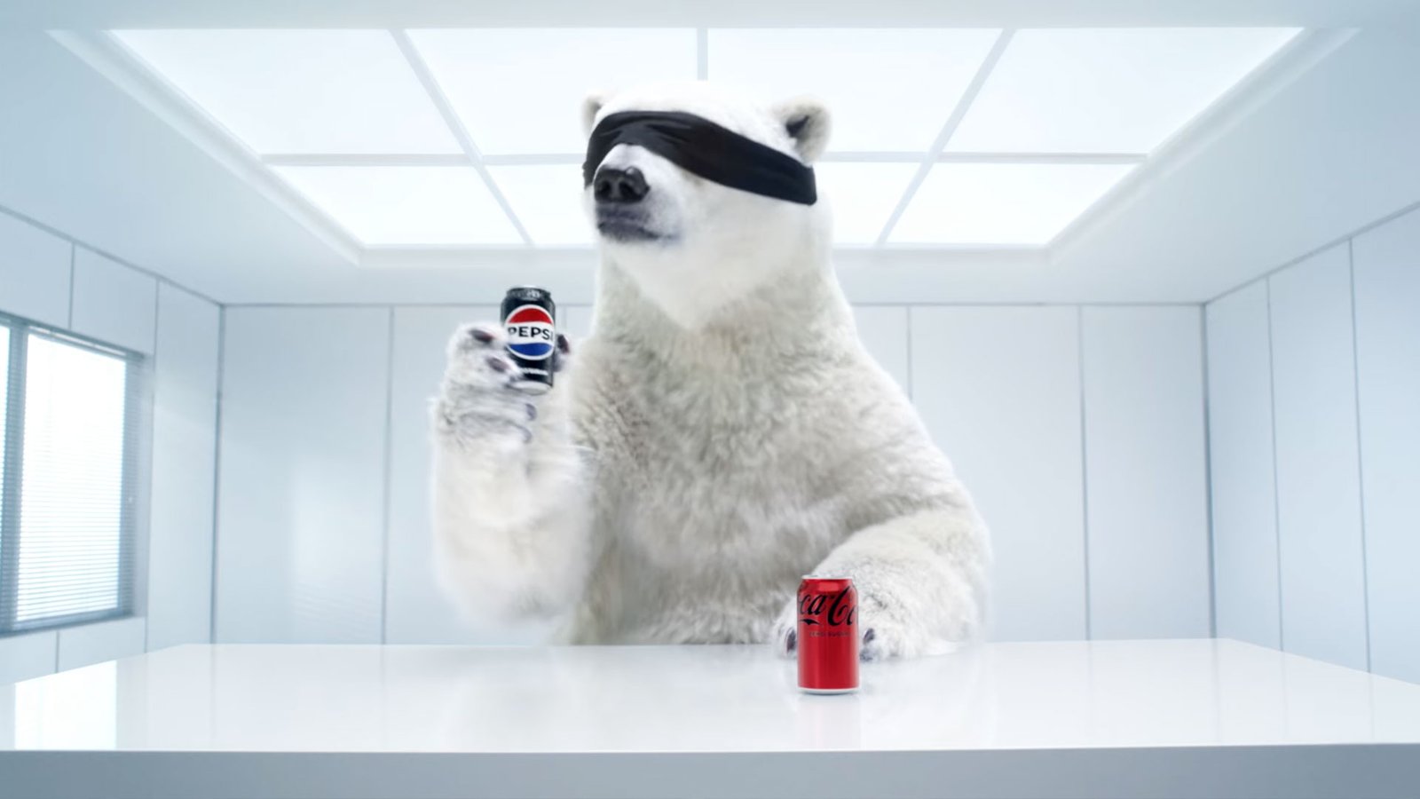 Anúncio da Pepsi no Super Bowl 2026 provocando a Coca-Cola